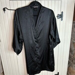 Victoria’s Secret Black Satin Robe Slip size XS / S
